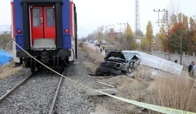 Muş’ta Hemzemin Geçitte Tren Kazası: 1 Ölü, 1 Yaralı